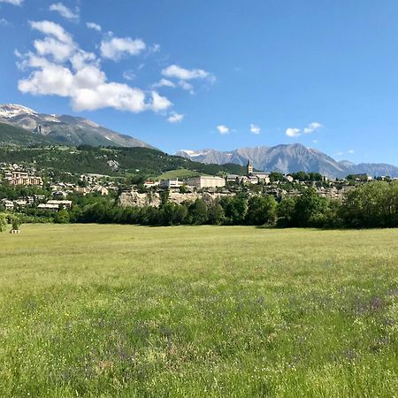 Le Pied De Ville Pouzenc Embrun Ngoại thất bức ảnh