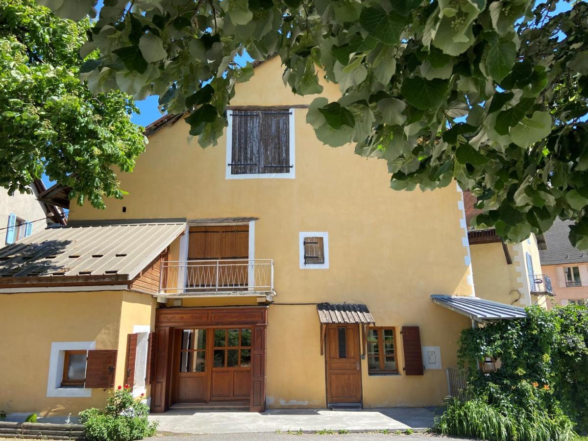 Le Pied De Ville Pouzenc Embrun Ngoại thất bức ảnh