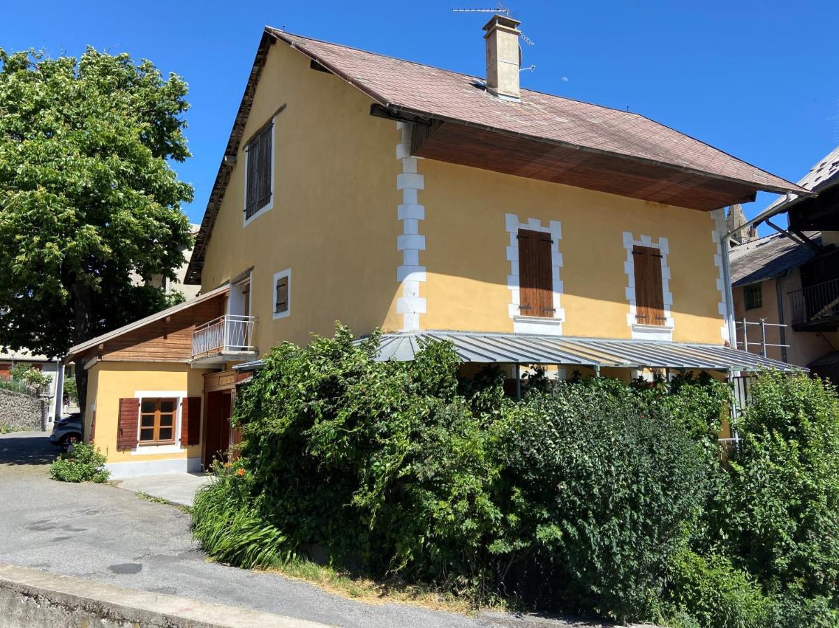Le Pied De Ville Pouzenc Embrun Ngoại thất bức ảnh